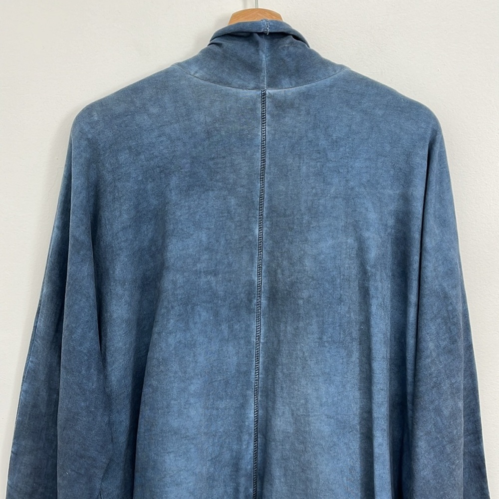 Elegant Blue Women's Cardigan - Picture 4 of 14